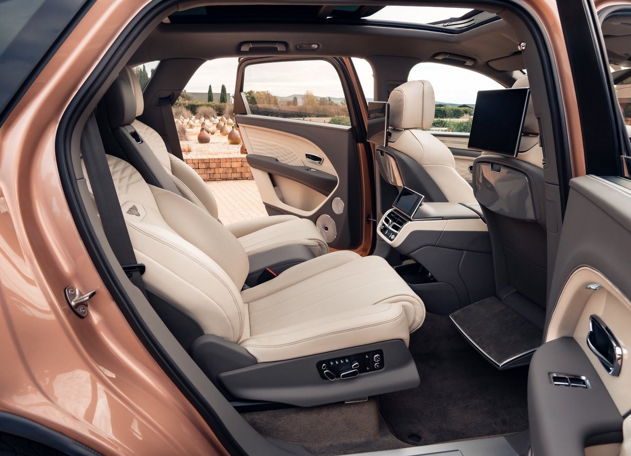 BENTLEY BENTAYGA EWB, foto 93