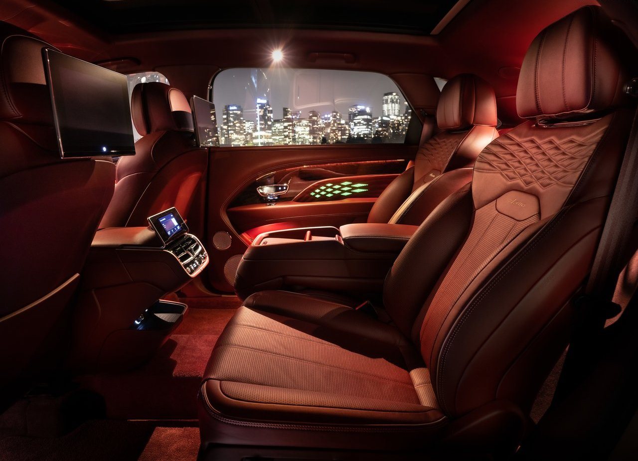 BENTLEY BENTAYGA EWB, foto 95