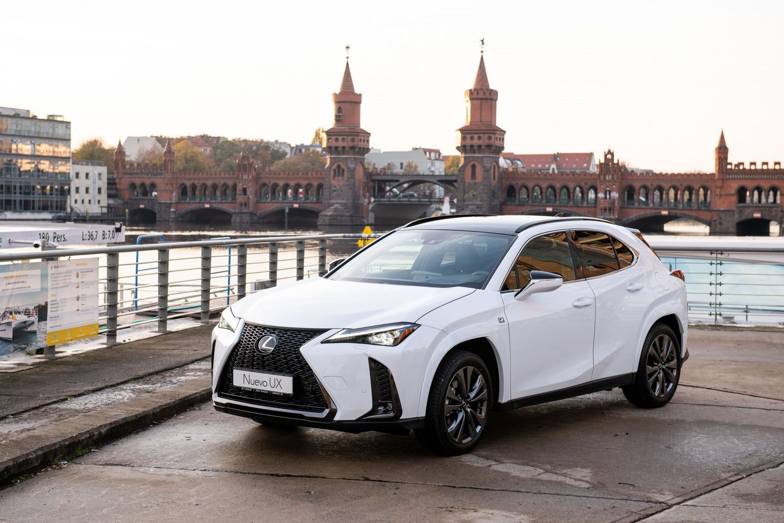 2023 - LEXUS UX, foto 35