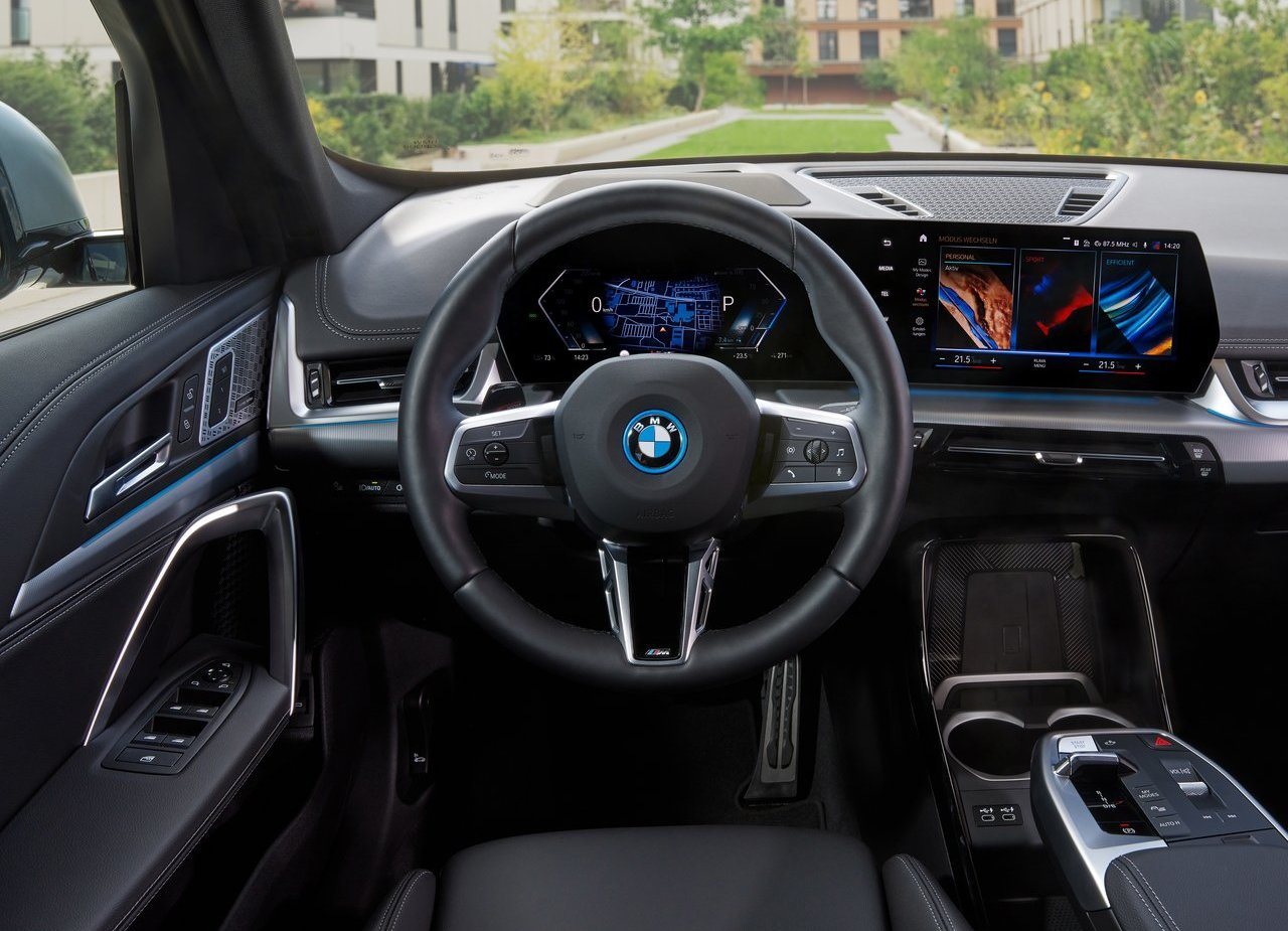 2023 - BMW iX1, foto 102