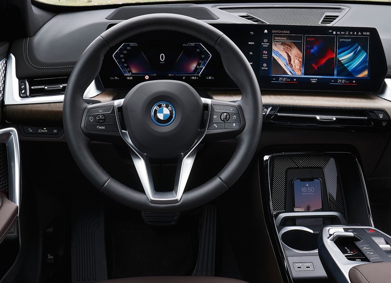 2023 - BMW iX1, foto 104