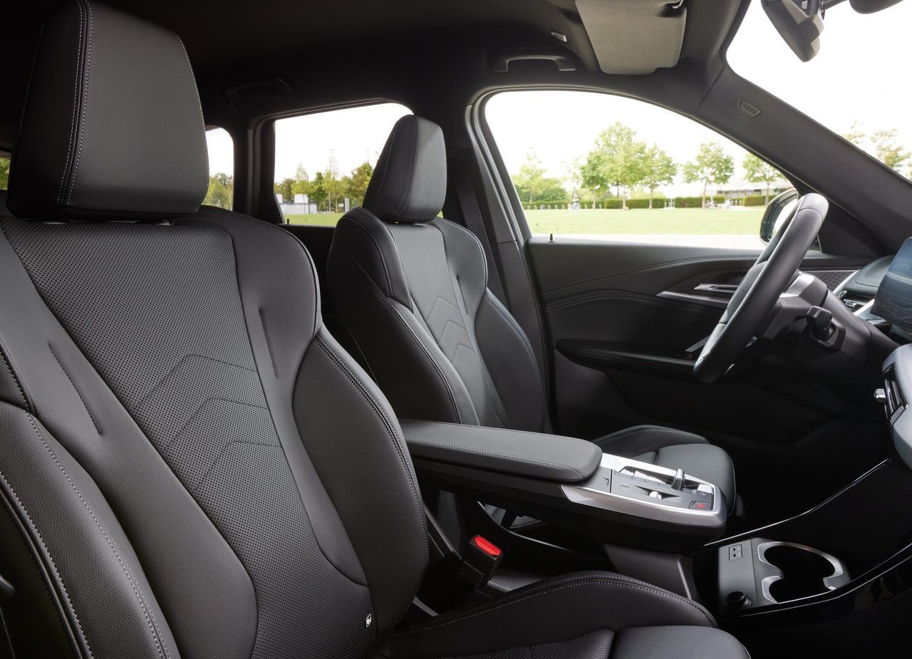 2023 - BMW iX1, foto 108