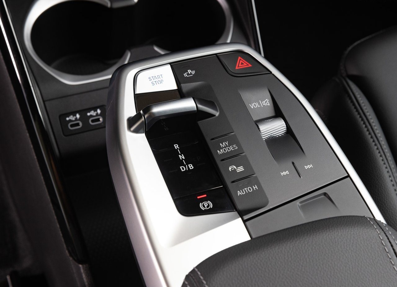 2023 - BMW iX1, foto 113