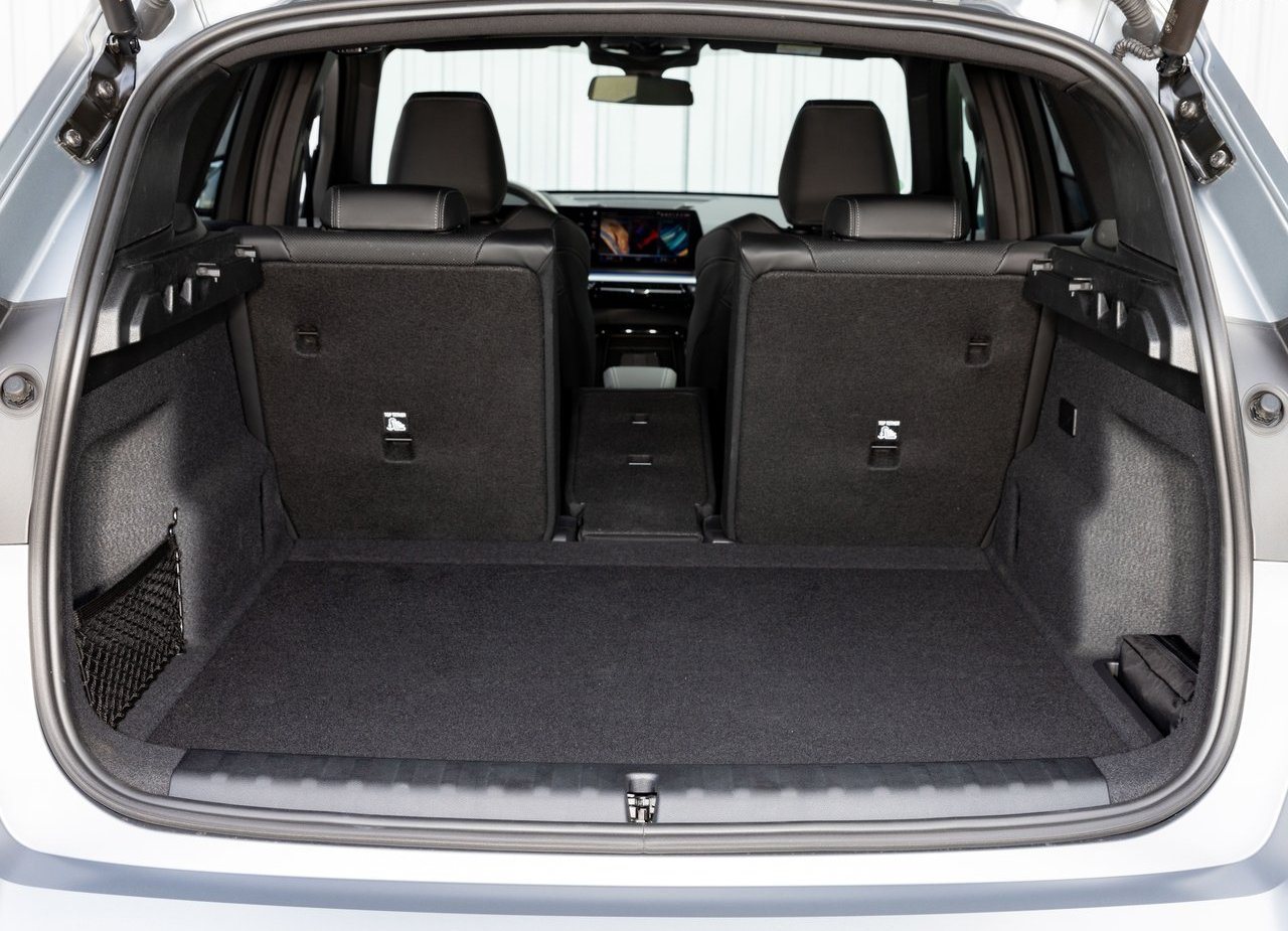 2023 - BMW iX1, foto 127