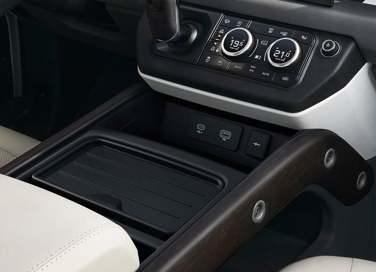 LAND ROVER DEFENDER 130, foto 60