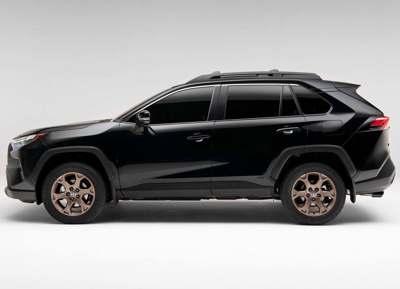 2023 - TOYOTA RAV4 HYBRID WOODLAND EDITION, foto 2