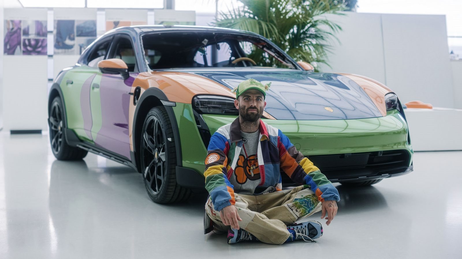 2022 - PORSCHE TAYCAN BY SEAN WOTHERSPOON, foto 1
