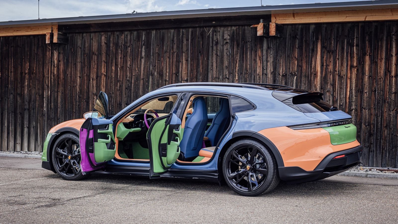2022 - PORSCHE TAYCAN BY SEAN WOTHERSPOON, foto 2