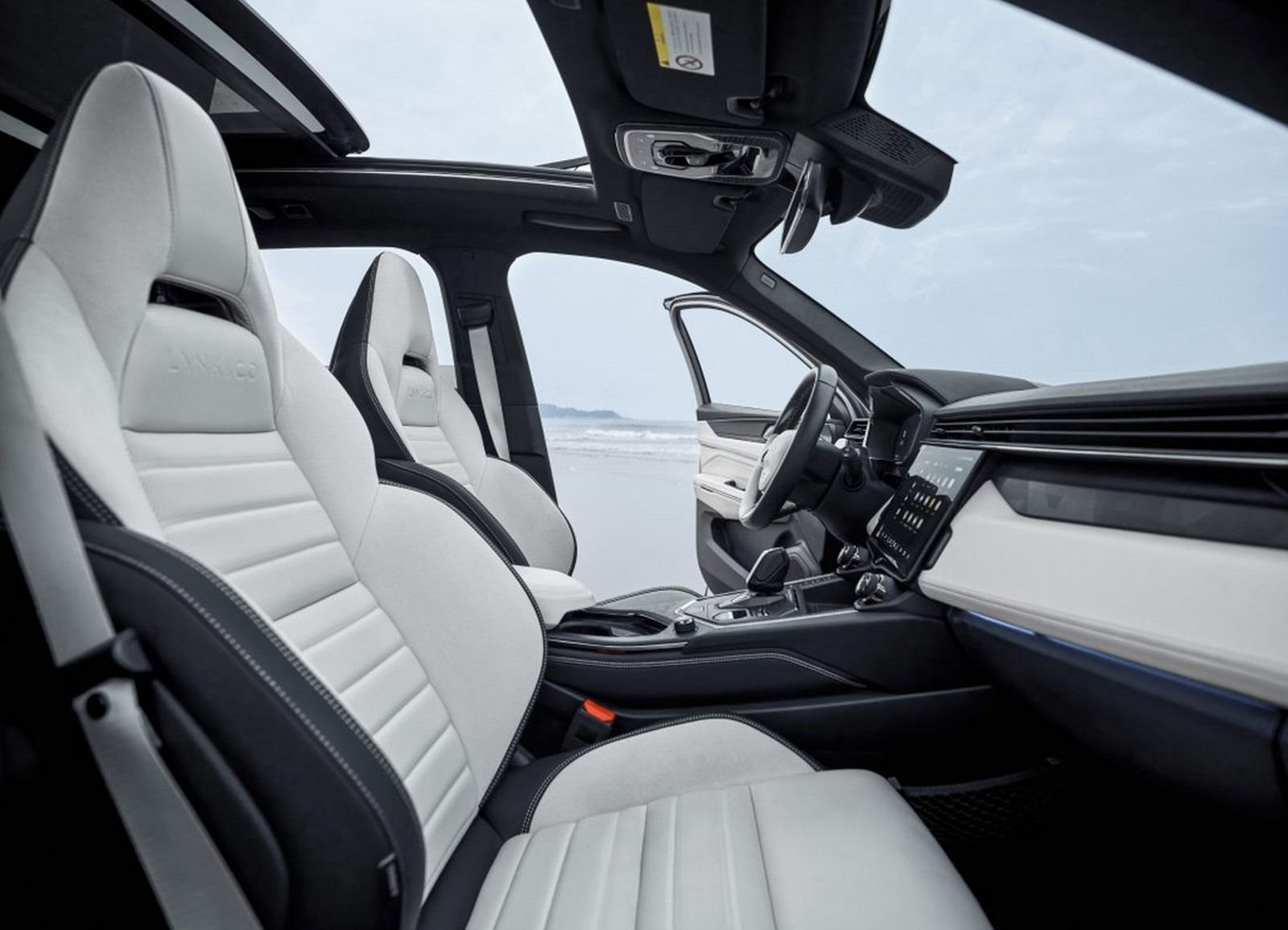 LYNK & CO 01, foto 16