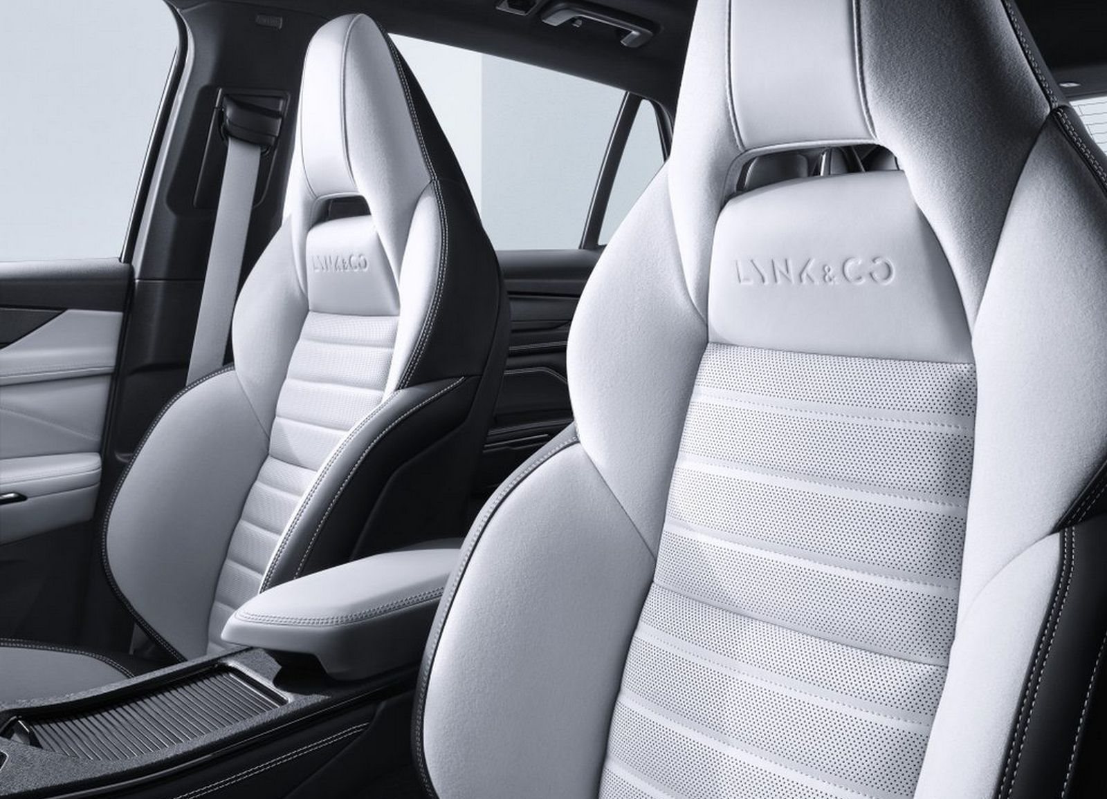 LYNK & CO 01, foto 23
