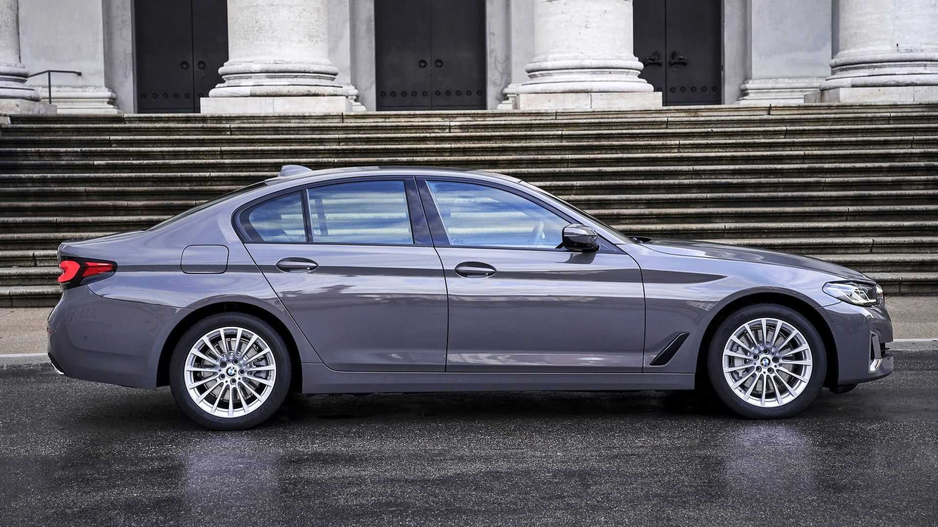 2022 - BMW 530e LUXURY, foto 2