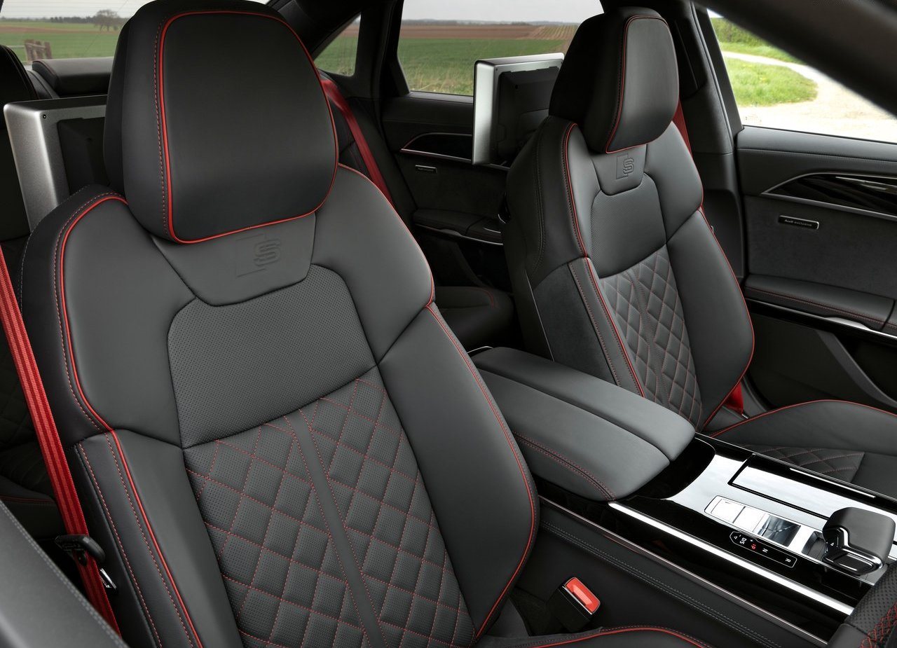 2022 - AUDI S8 UK VERSION, foto 19