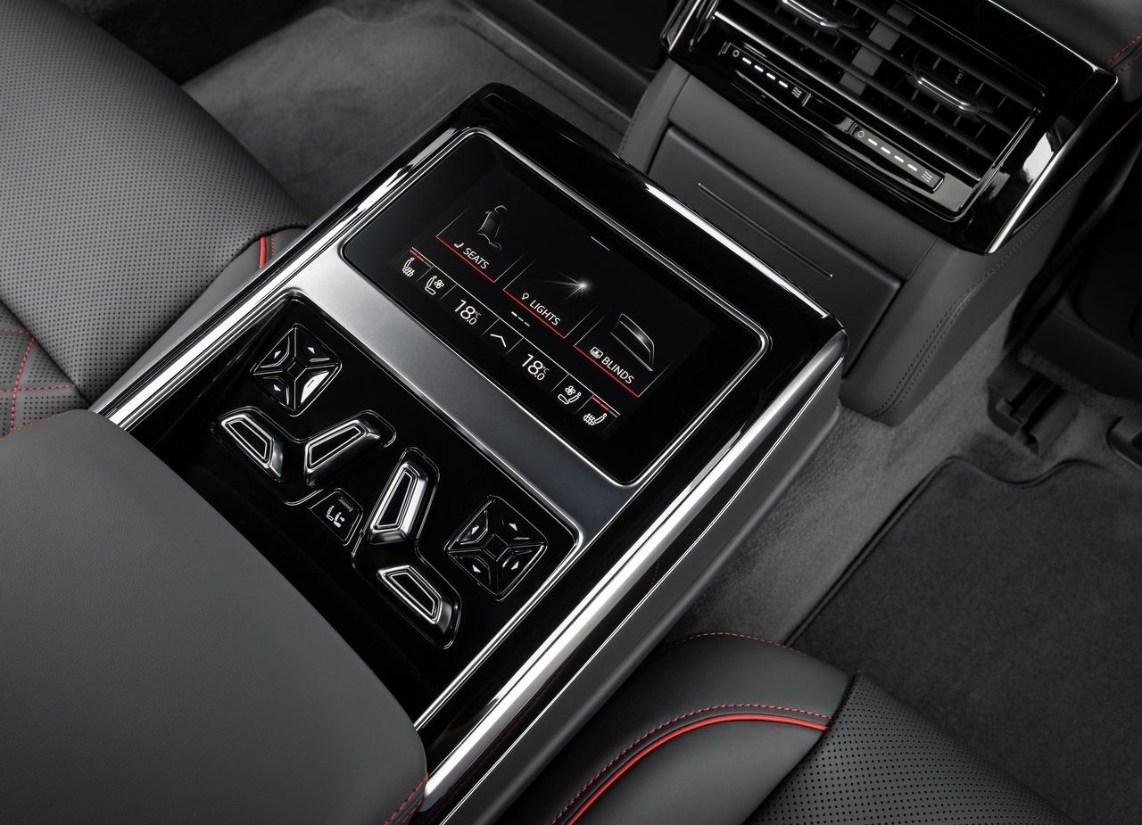 2022 - AUDI S8 UK VERSION, foto 33