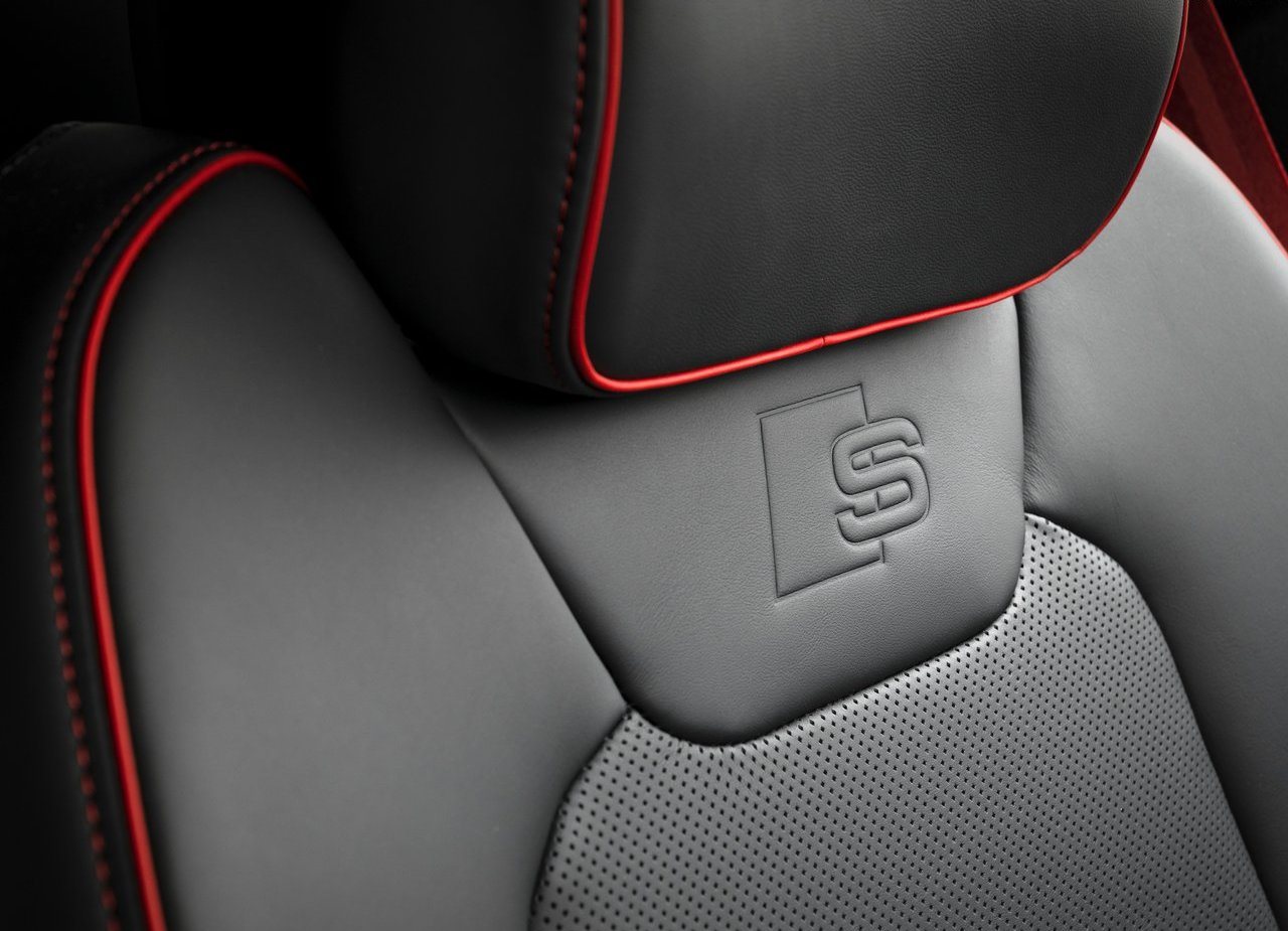 2022 - AUDI S8 UK VERSION, foto 39