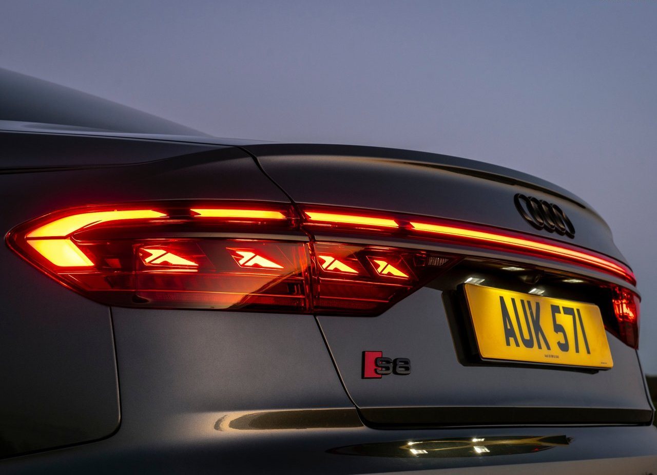 2022 - AUDI S8 UK VERSION, foto 48