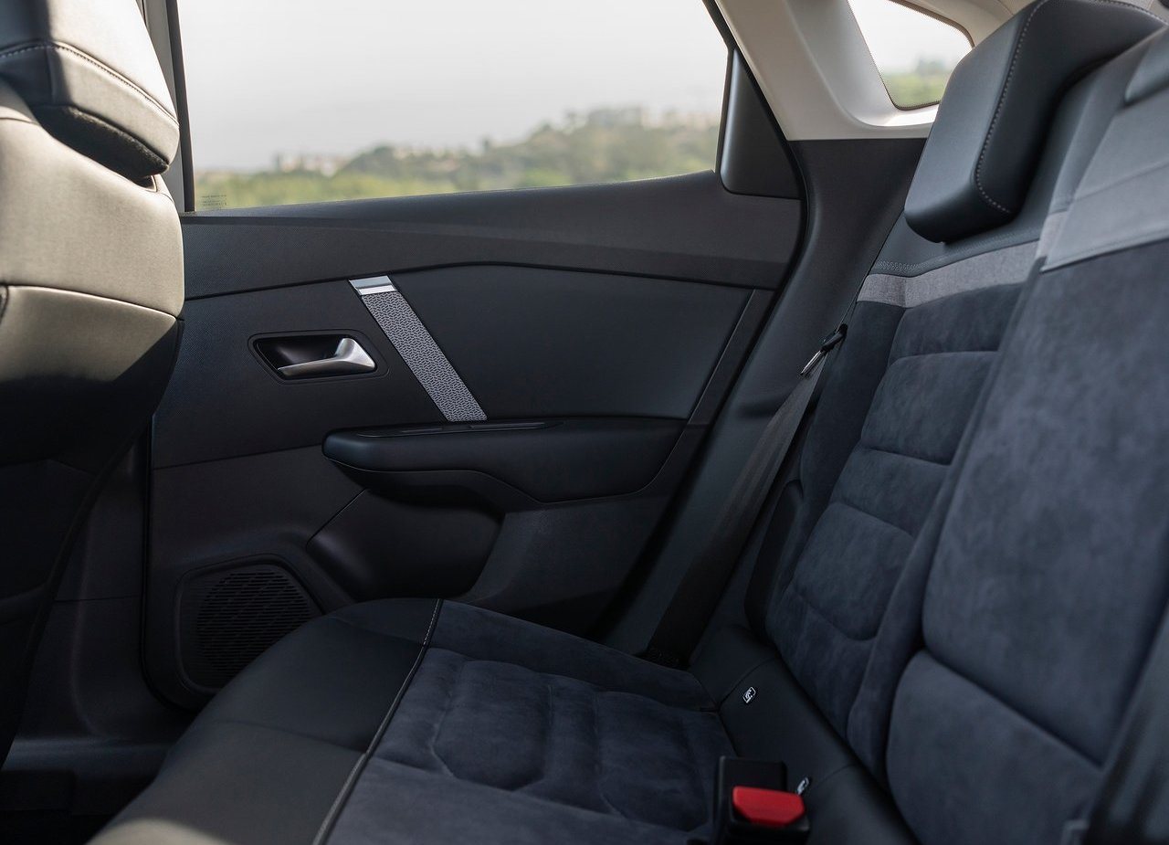 2023 - CITROËN C4 X & ë-C4 X, foto 39