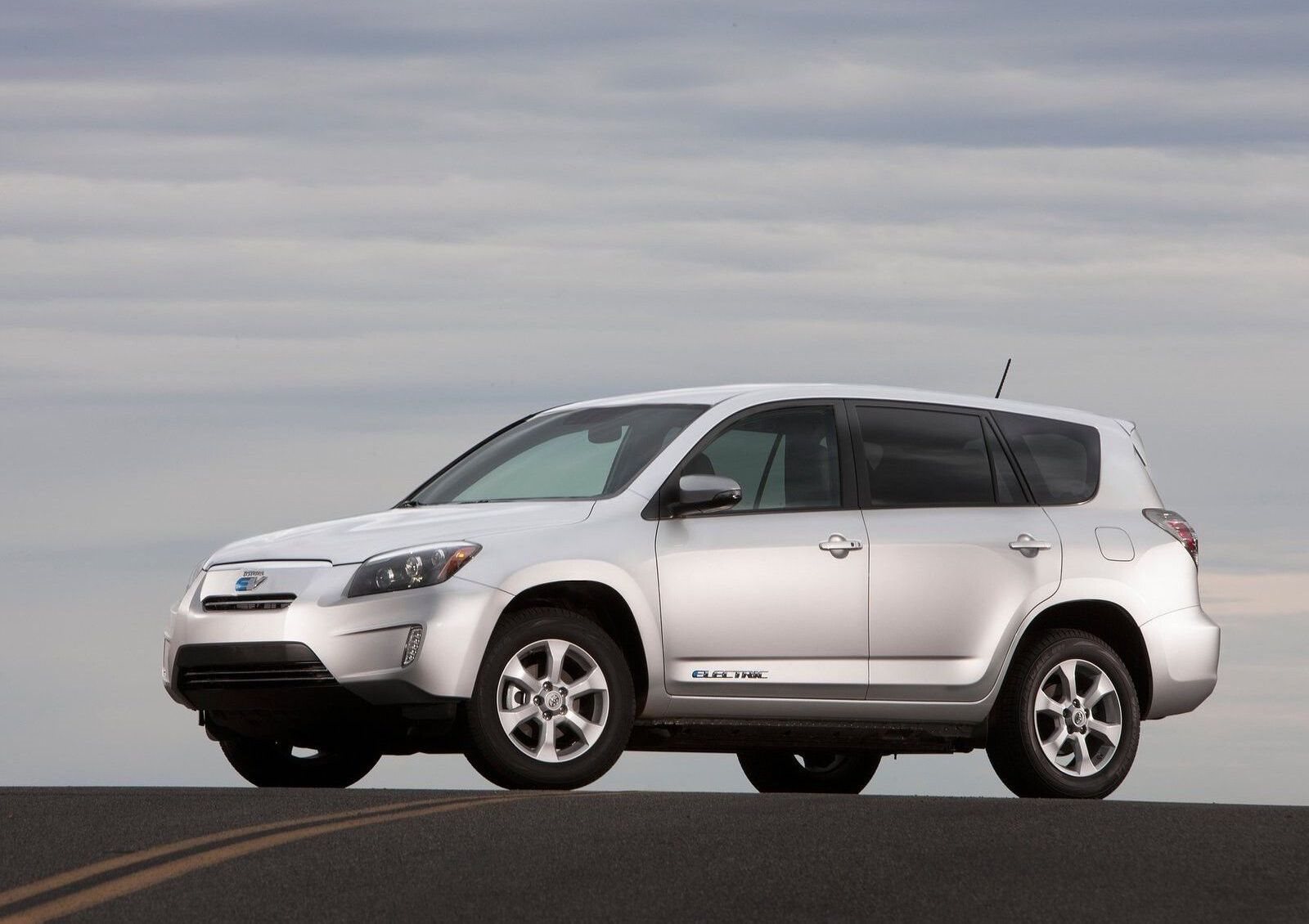 TOYOTA RAV4 EV, foto 6