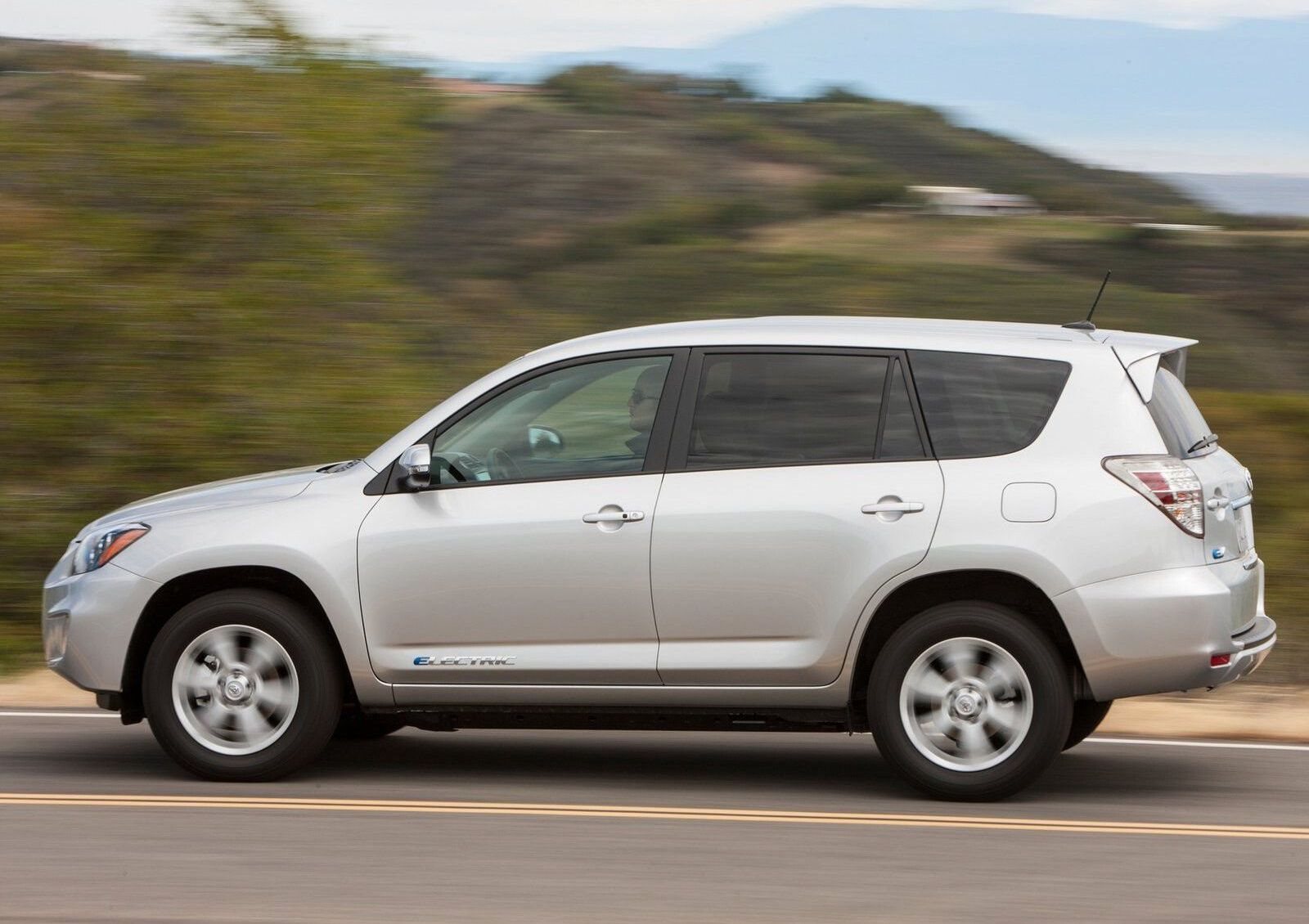 TOYOTA RAV4 EV, foto 11