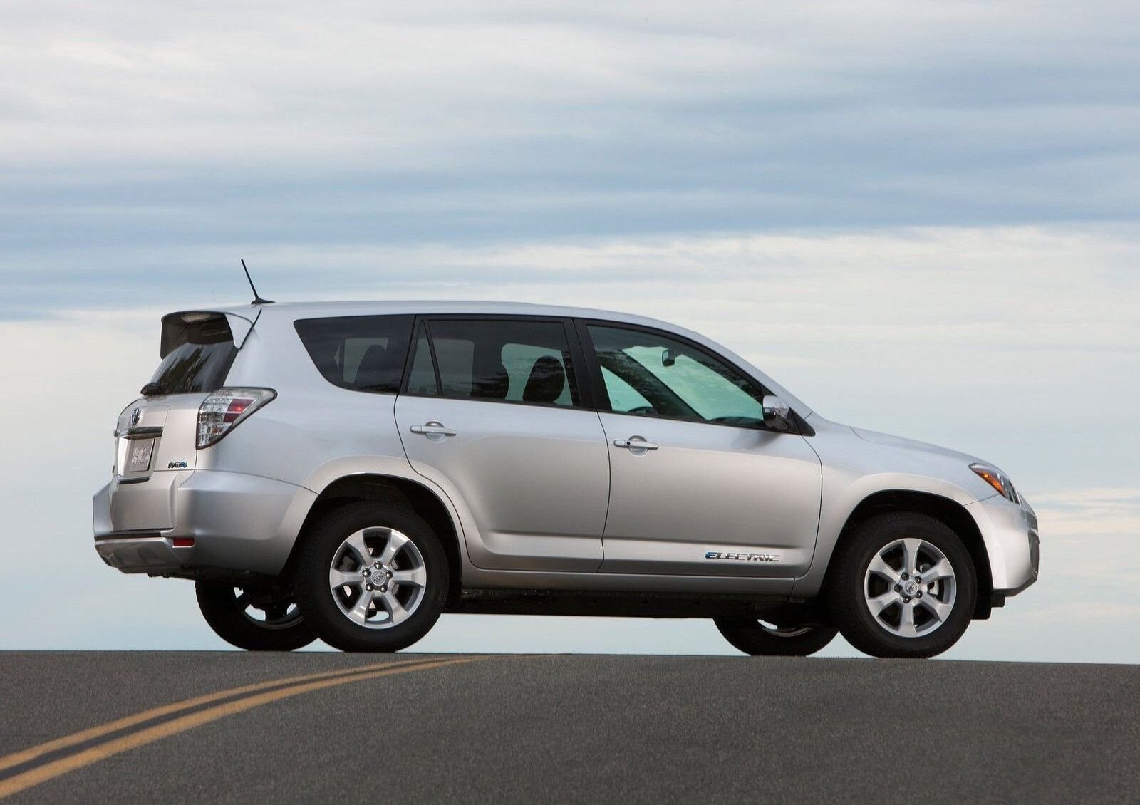TOYOTA RAV4 EV, foto 12