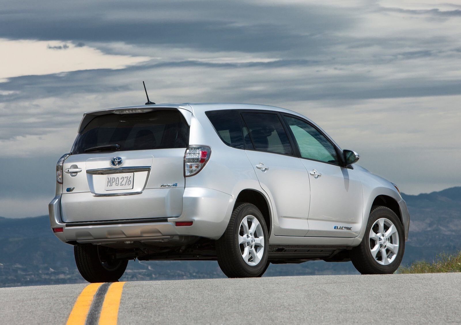 TOYOTA RAV4 EV, foto 13