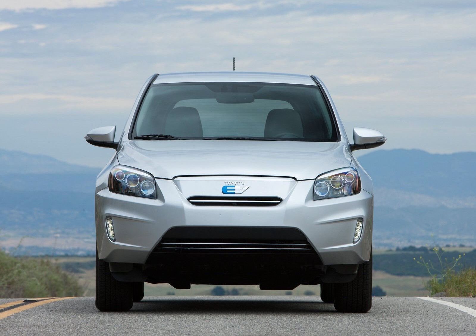 TOYOTA RAV4 EV, foto 17