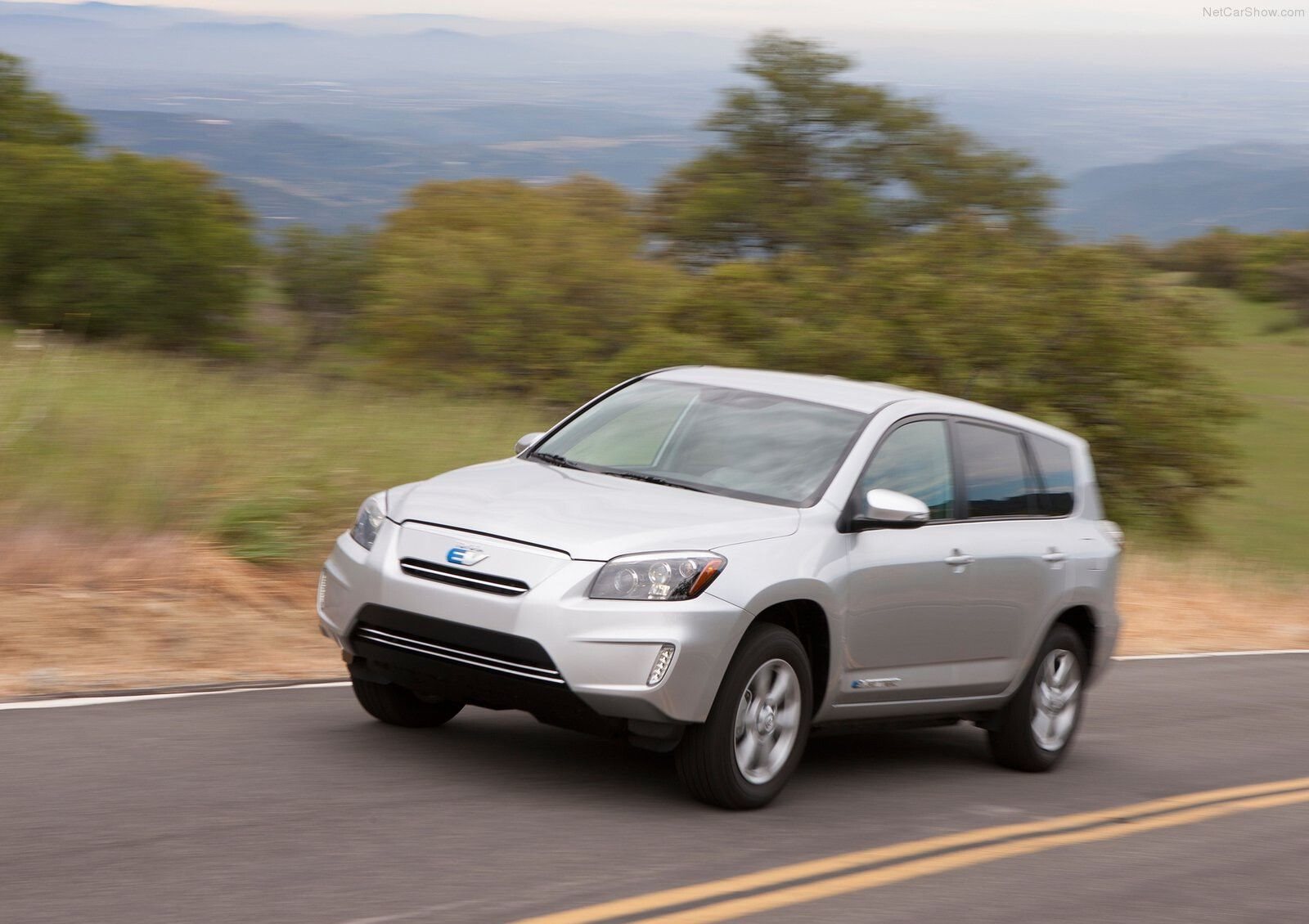 TOYOTA RAV4 EV, foto 19