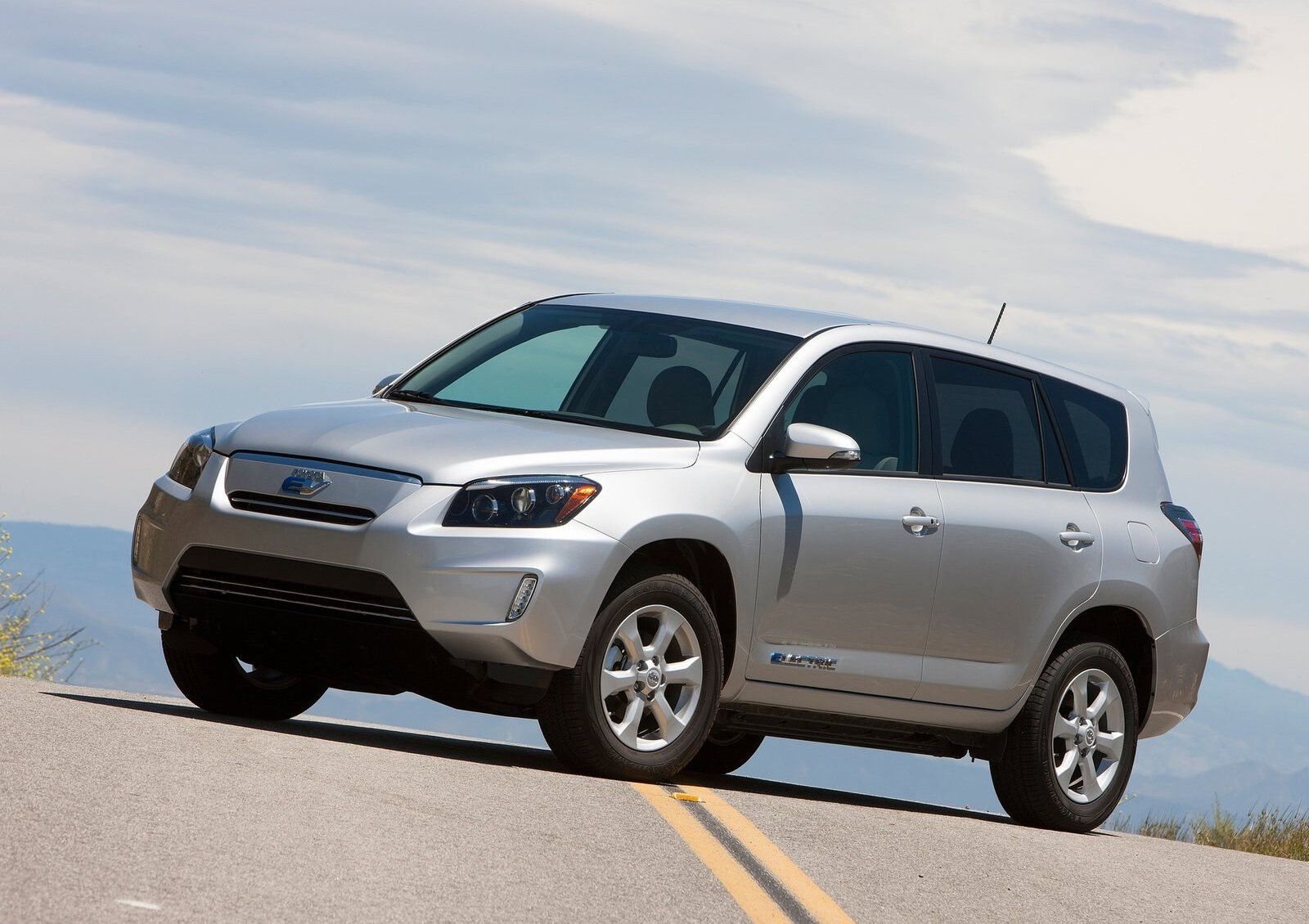 TOYOTA RAV4 EV, foto 20