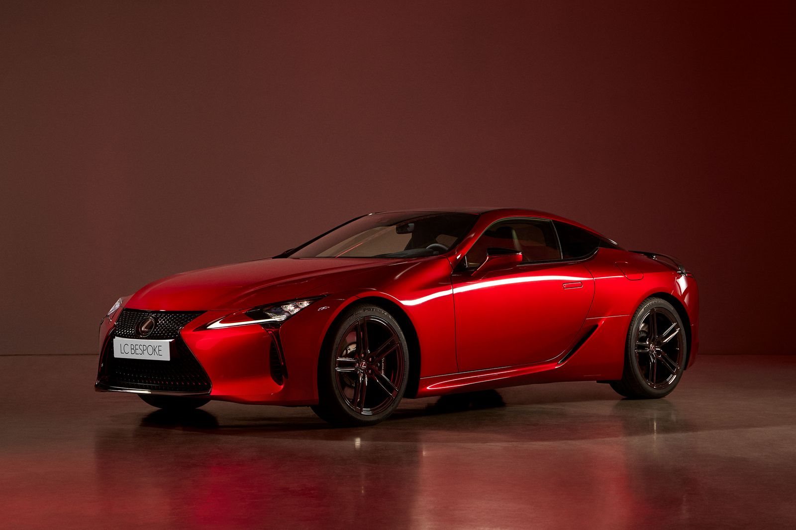 LEXUS LC 500 V8 BESPOKE CARBON, foto 1