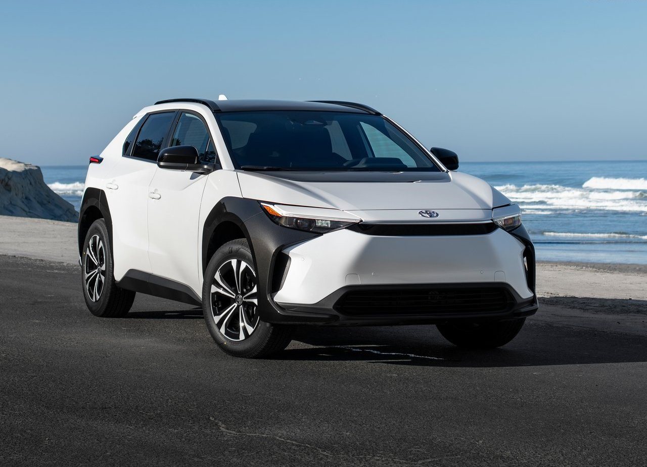 2023 - TOYOTA bZ4X XLE FWD US VERSION, foto 3