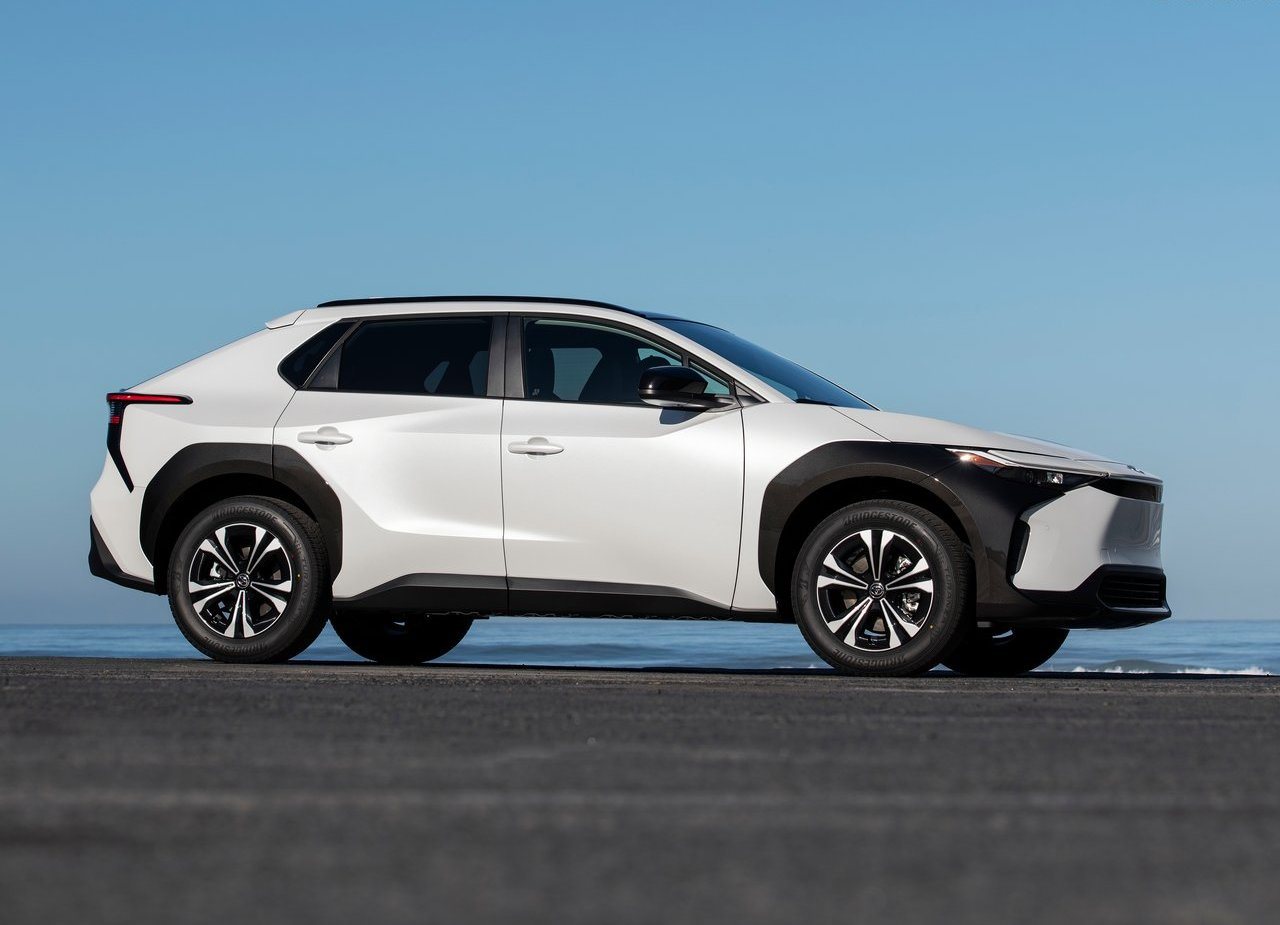 2023 - TOYOTA bZ4X XLE FWD US VERSION, foto 5