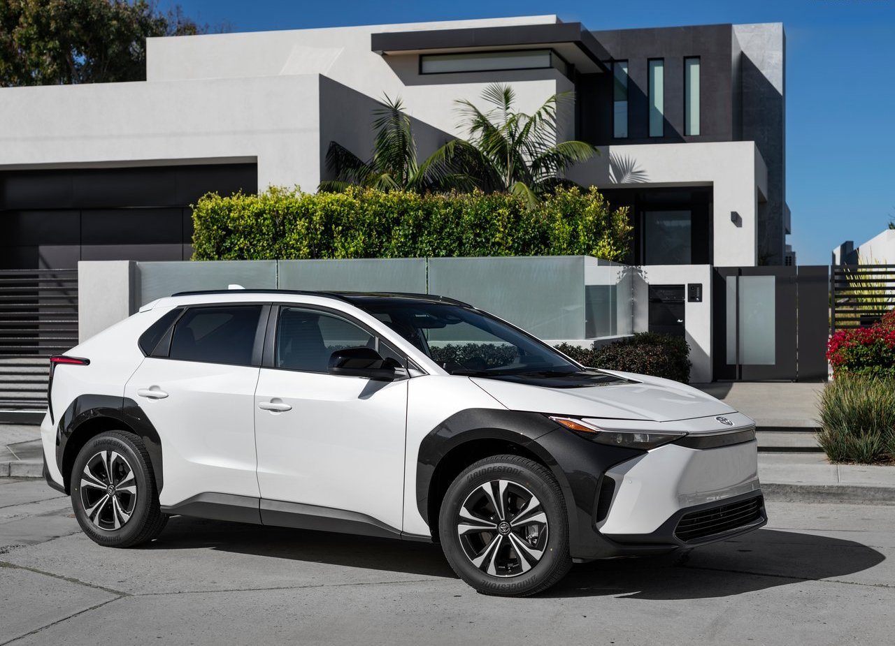 2023 - TOYOTA bZ4X XLE FWD US VERSION, foto 8