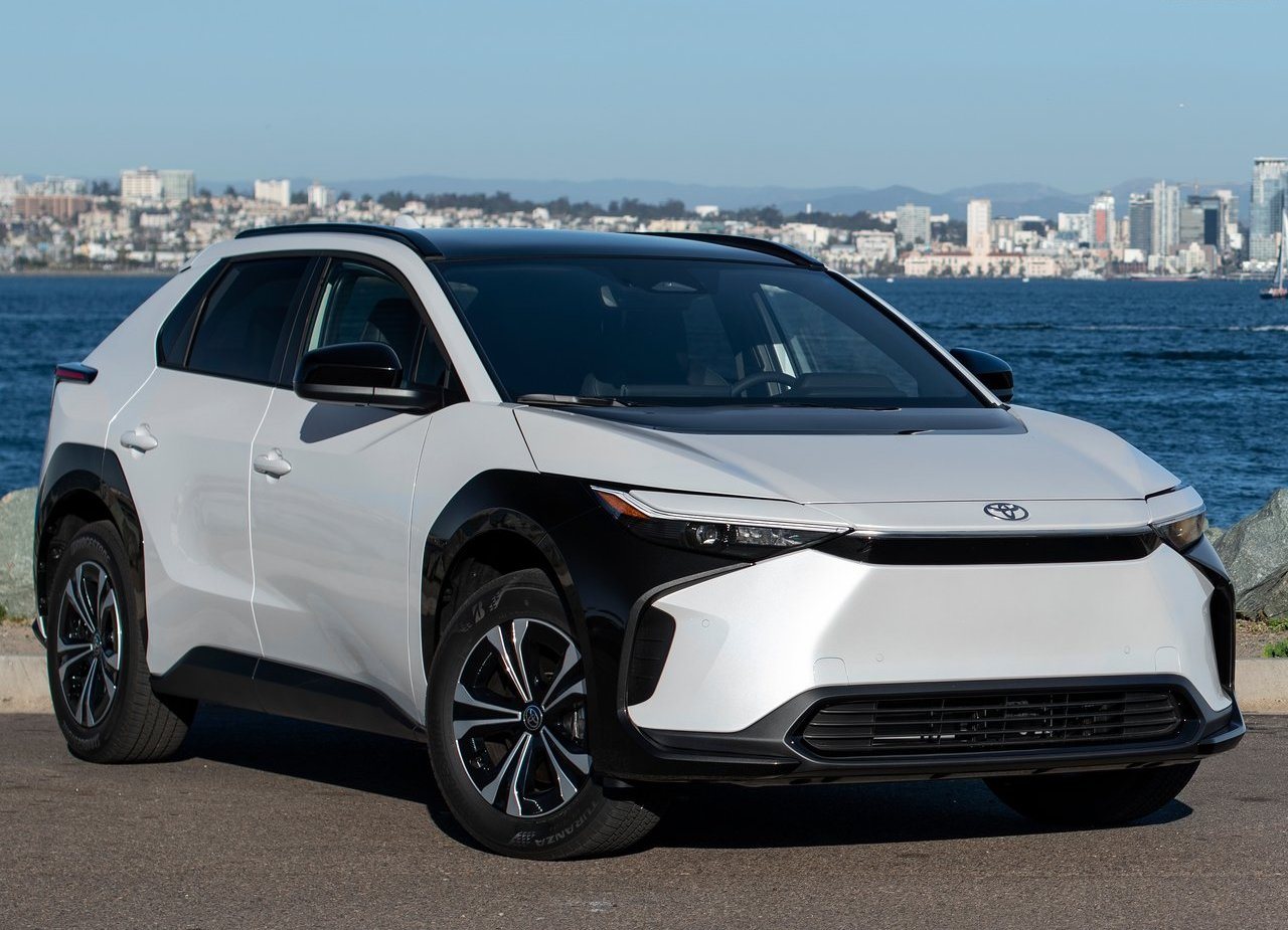 2023 - TOYOTA bZ4X XLE FWD US VERSION, foto 9