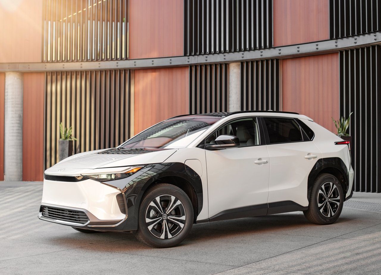 2023 - TOYOTA bZ4X XLE FWD US VERSION, foto 10