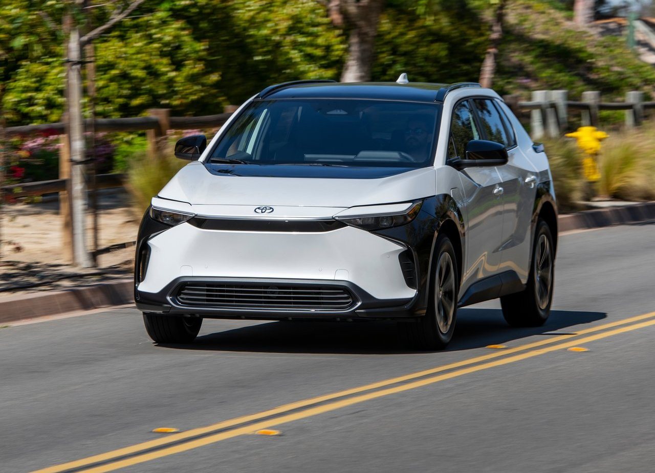2023 - TOYOTA bZ4X XLE FWD US VERSION, foto 17