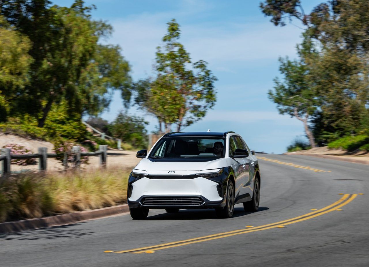 2023 - TOYOTA bZ4X XLE FWD US VERSION, foto 18