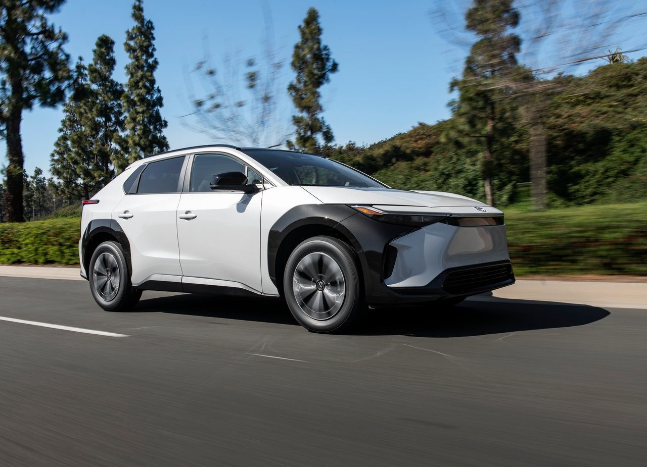 2023 - TOYOTA bZ4X XLE FWD US VERSION, foto 21