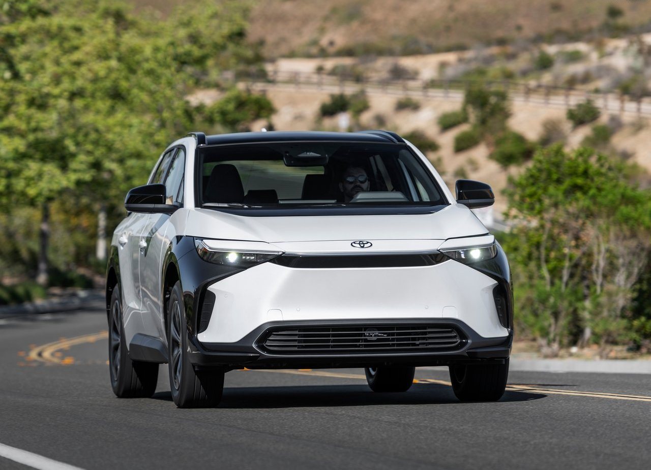 2023 - TOYOTA bZ4X XLE FWD US VERSION, foto 22