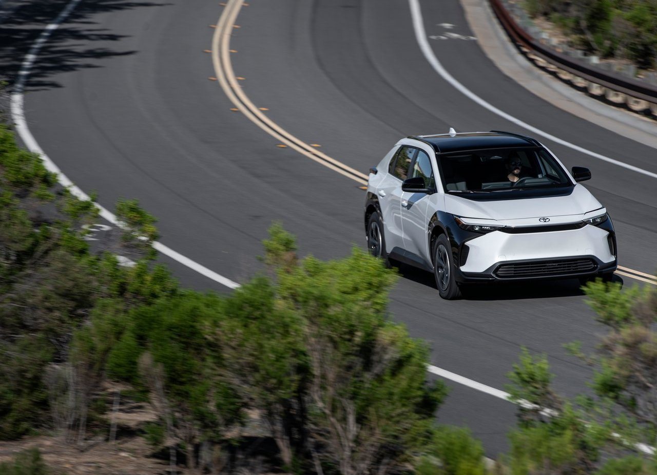 2023 - TOYOTA bZ4X XLE FWD US VERSION, foto 23