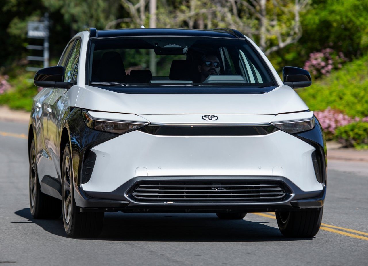 2023 - TOYOTA bZ4X XLE FWD US VERSION, foto 24