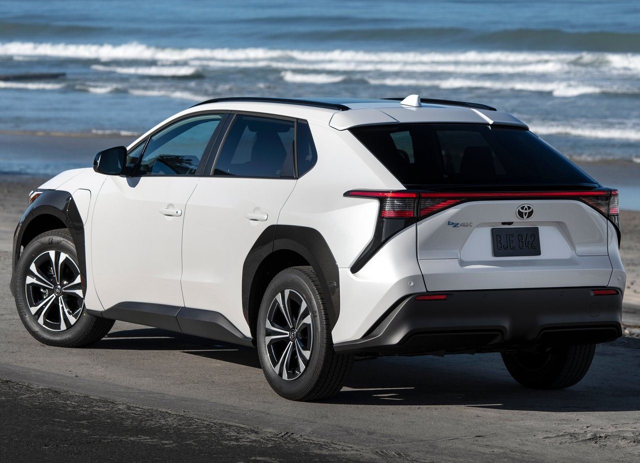 2023 - TOYOTA bZ4X XLE FWD US VERSION, foto 33