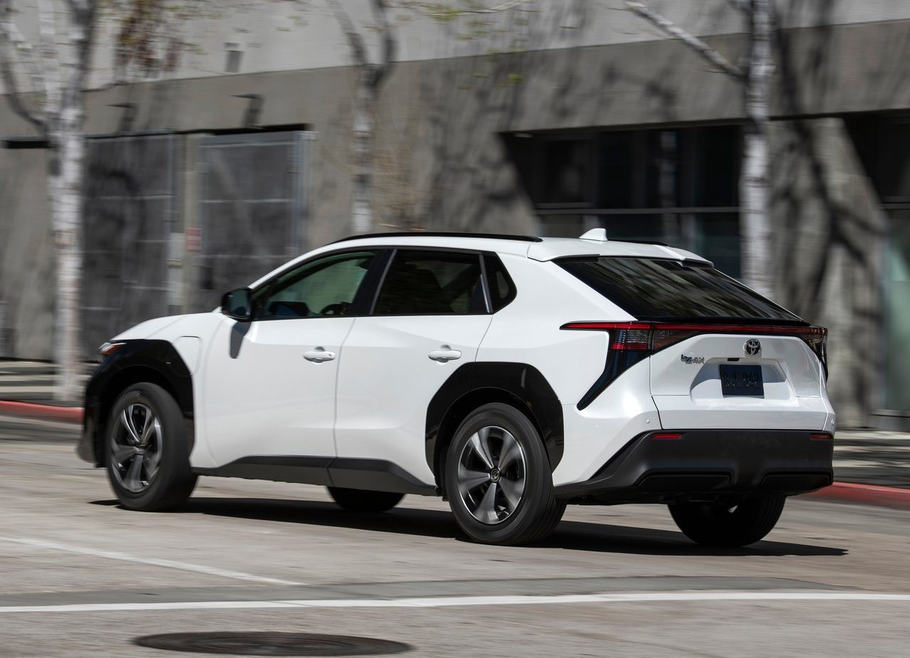 2023 - TOYOTA bZ4X XLE FWD US VERSION, foto 38