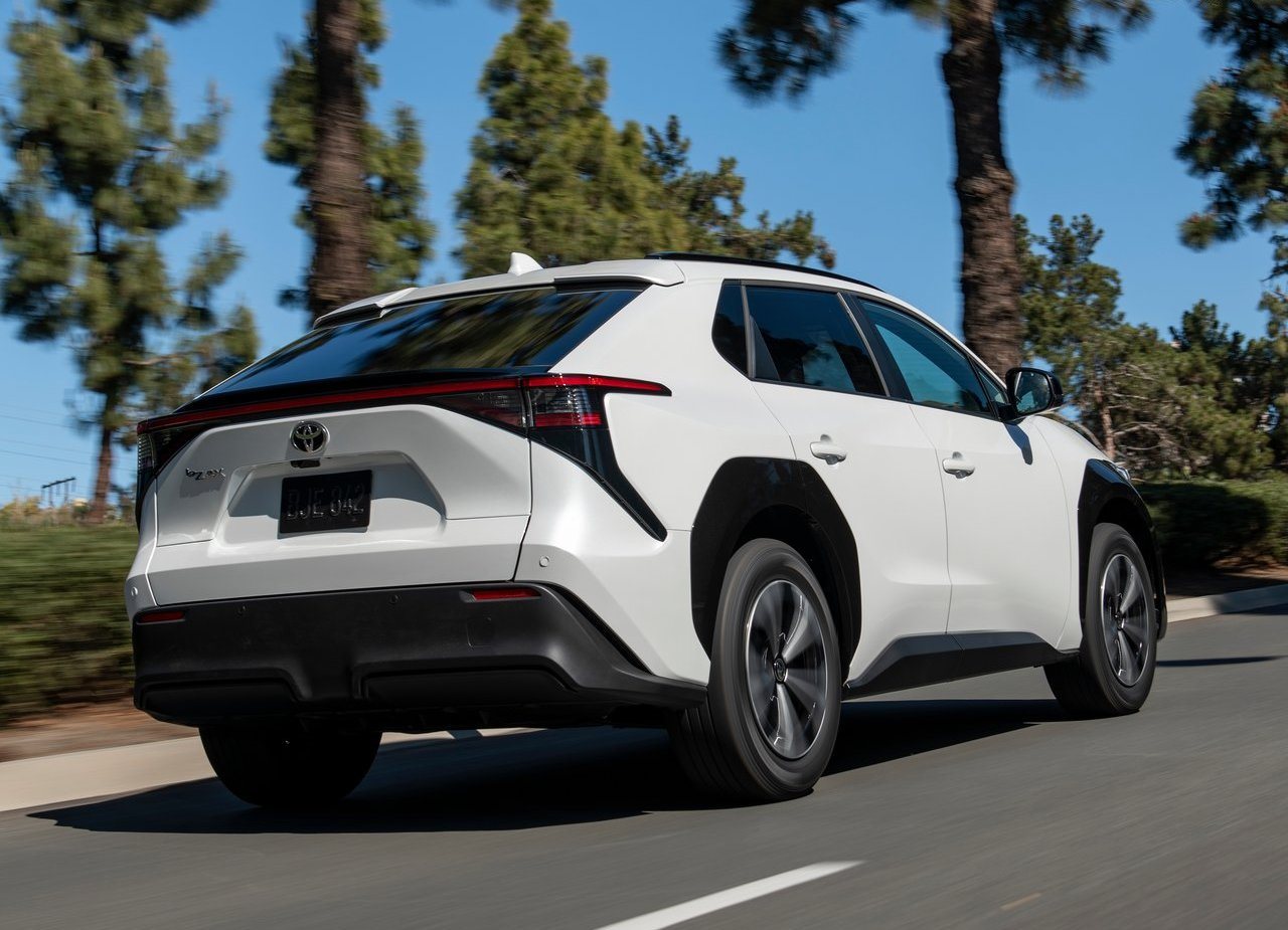 2023 - TOYOTA bZ4X XLE FWD US VERSION, foto 41