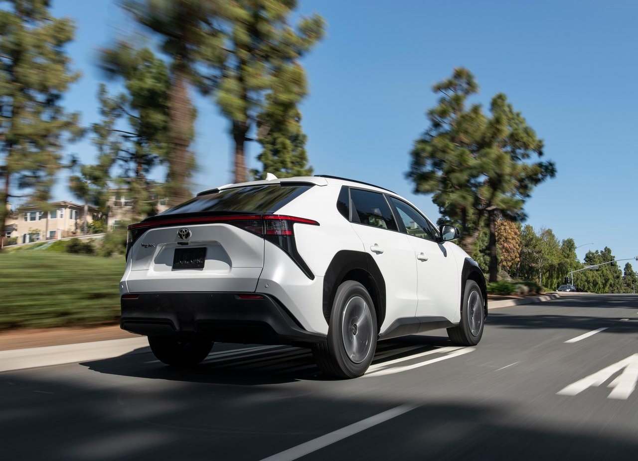 2023 - TOYOTA bZ4X XLE FWD US VERSION, foto 42