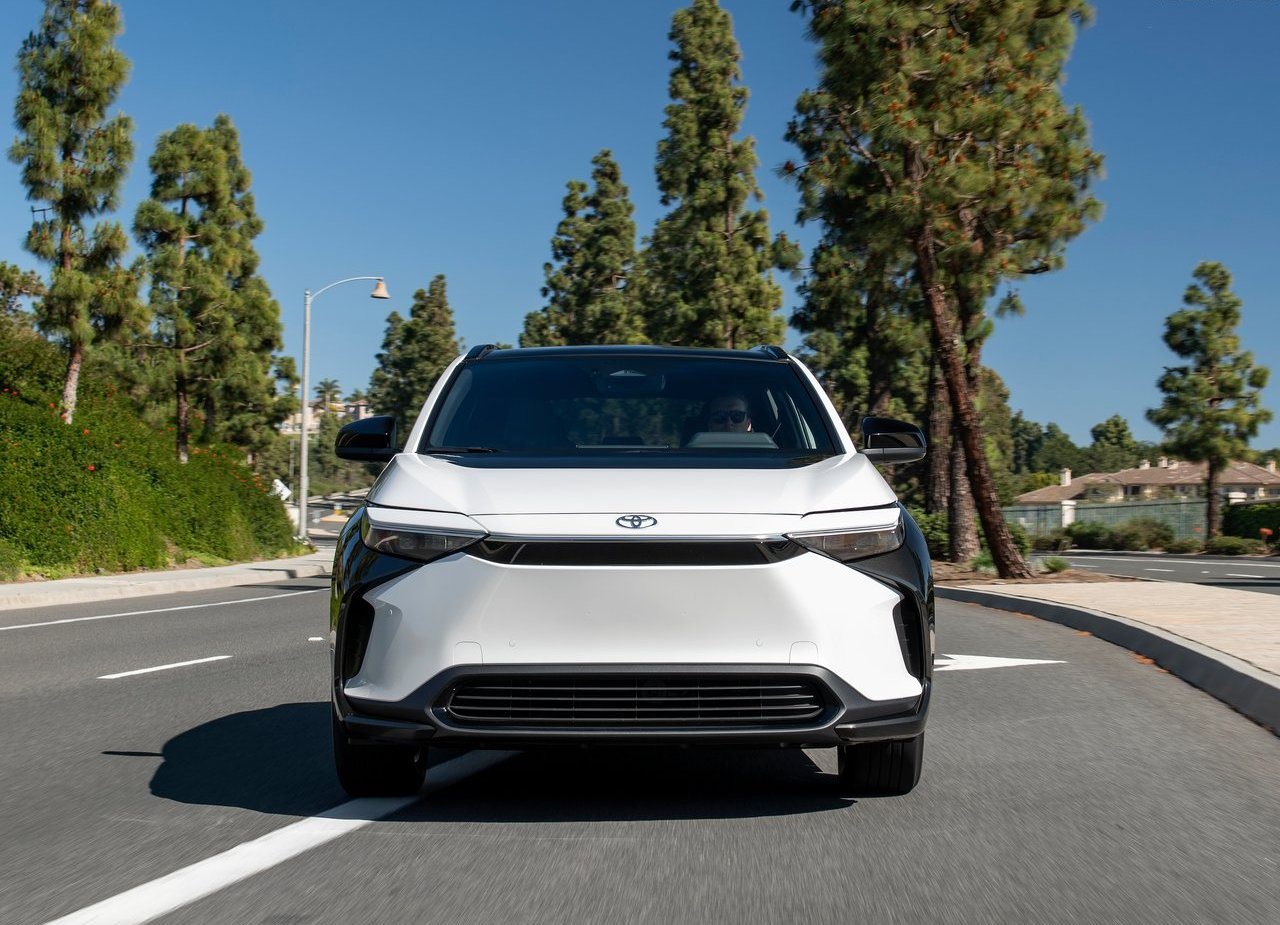 2023 - TOYOTA bZ4X XLE FWD US VERSION, foto 47
