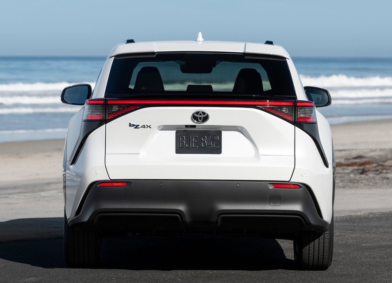 2023 - TOYOTA bZ4X XLE FWD US VERSION, foto 48