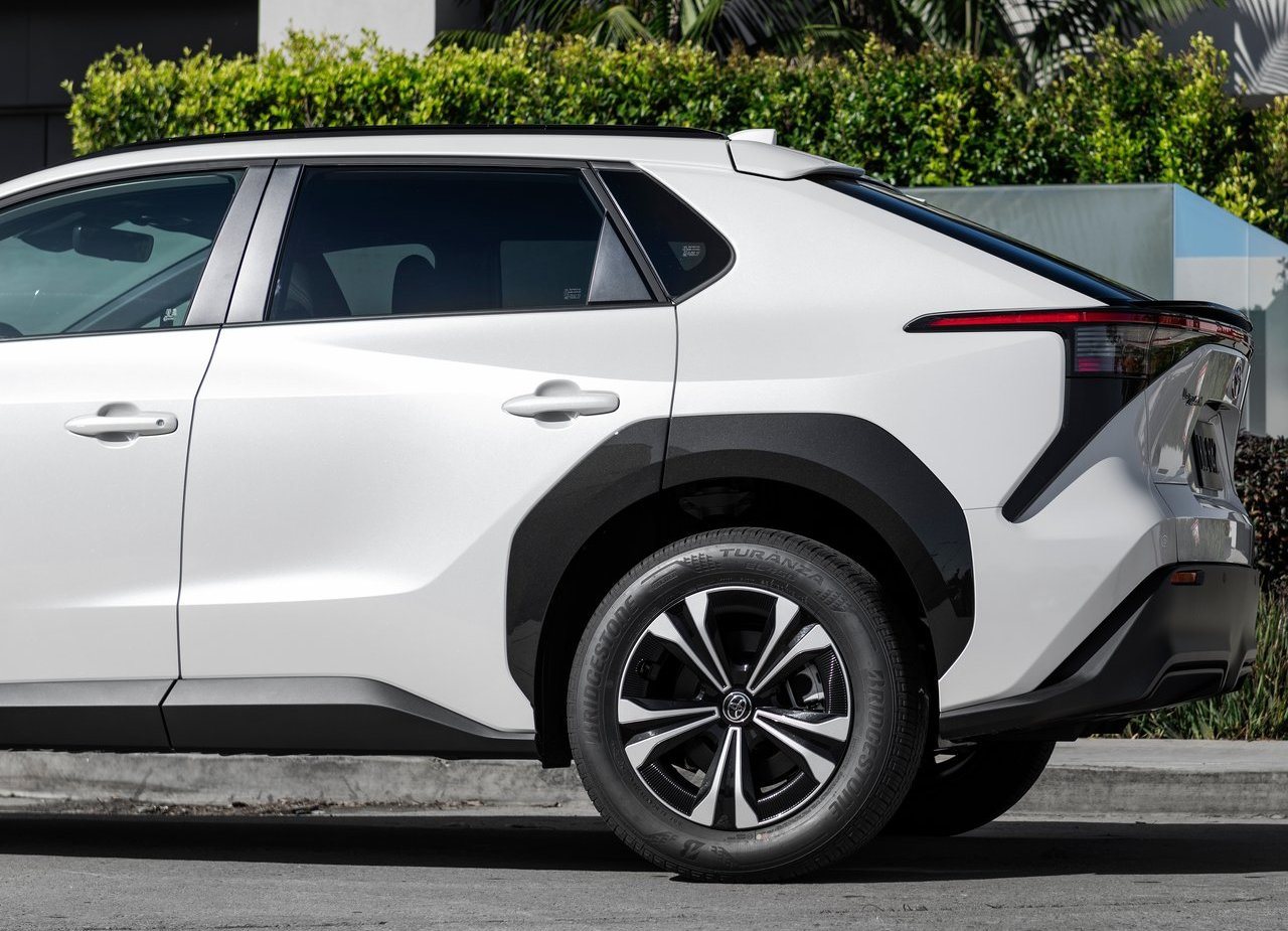 2023 - TOYOTA bZ4X XLE FWD US VERSION, foto 91