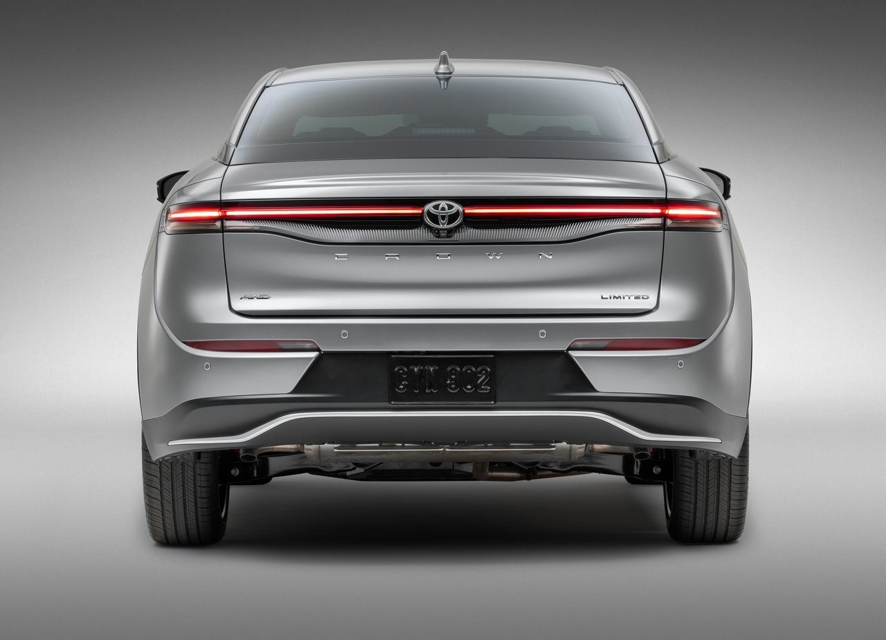 TOYOTA CROWN, foto 12