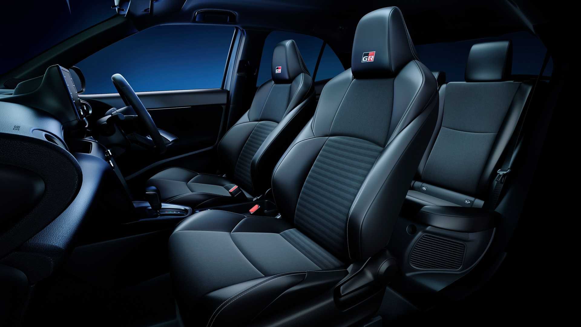 2023 - TOYOTA YARIS CROSS GR SPORT, foto 8