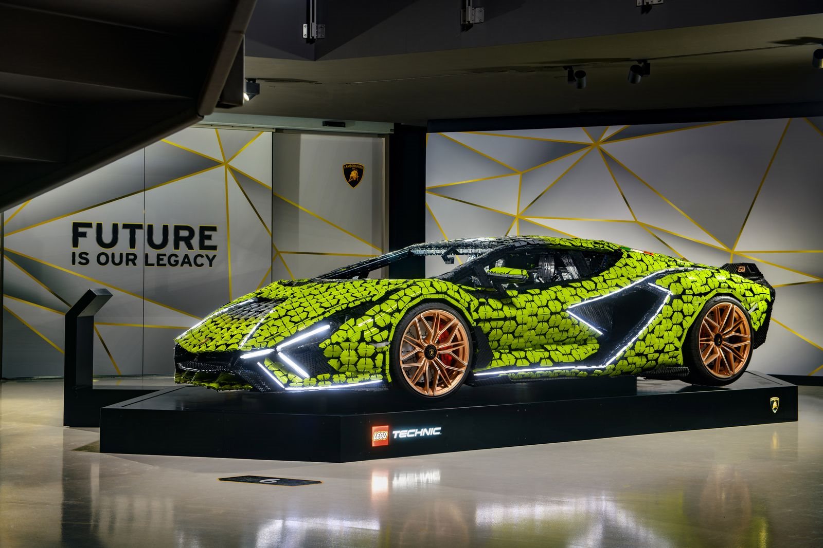 LAMBORGHINI SIAN FKP 37 LEGO TECHNIC, foto 1