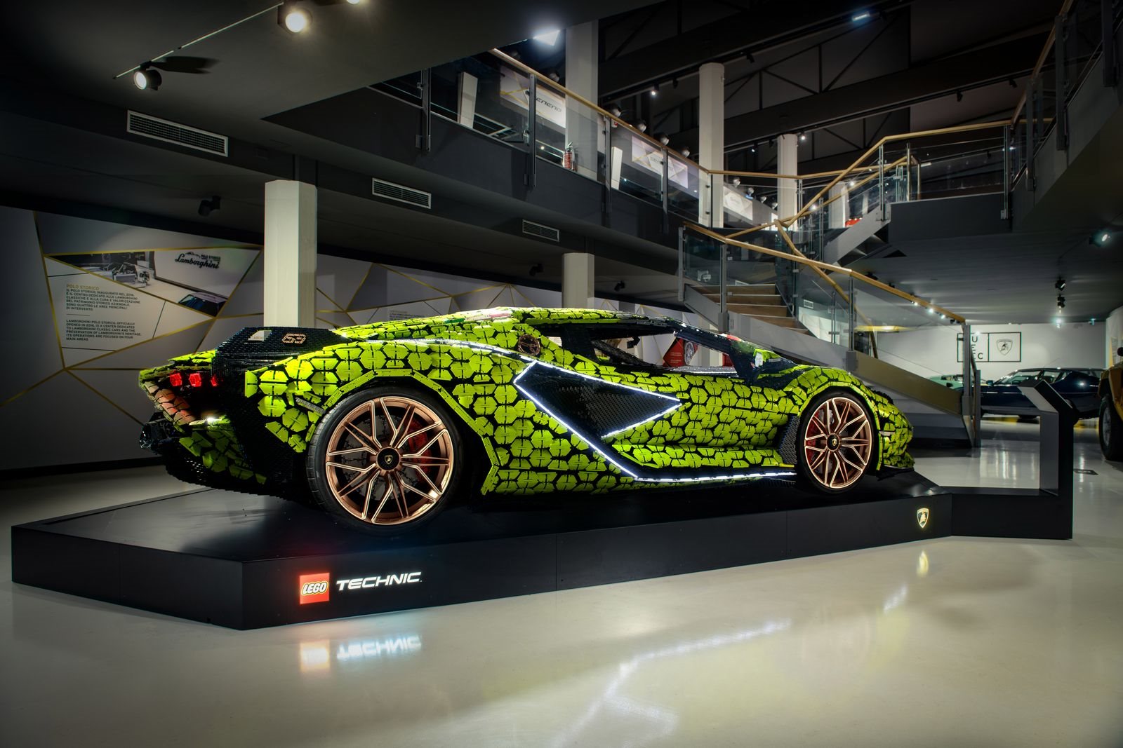 LAMBORGHINI SIAN FKP 37 LEGO TECHNIC, foto 2